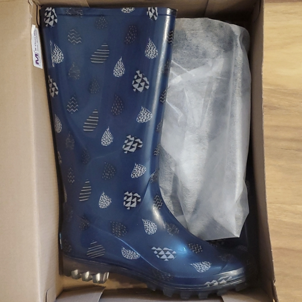 Navy blue Tom's Rain Boots. Size 8